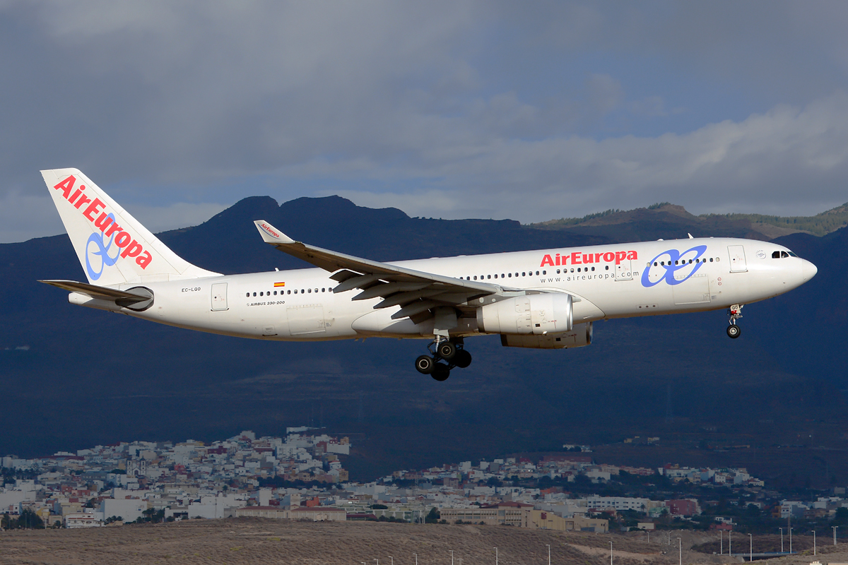 EC-LQO · Airbus A330-243 · (LPA / GCLP)