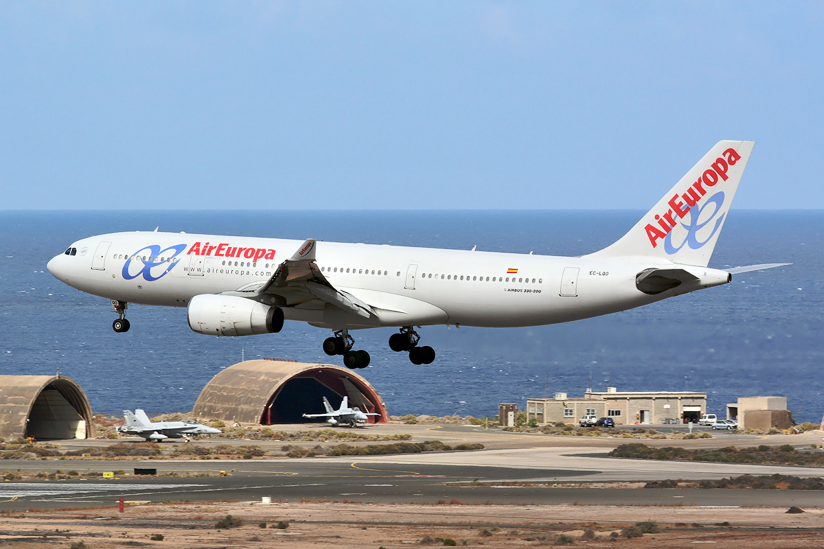 EC-LQO · Airbus A330-243 · (LPA / GCLP)