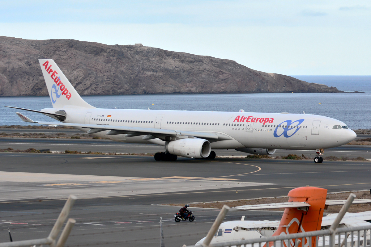 EC-LXR · Airbus A330-343 · (LPA / GCLP)