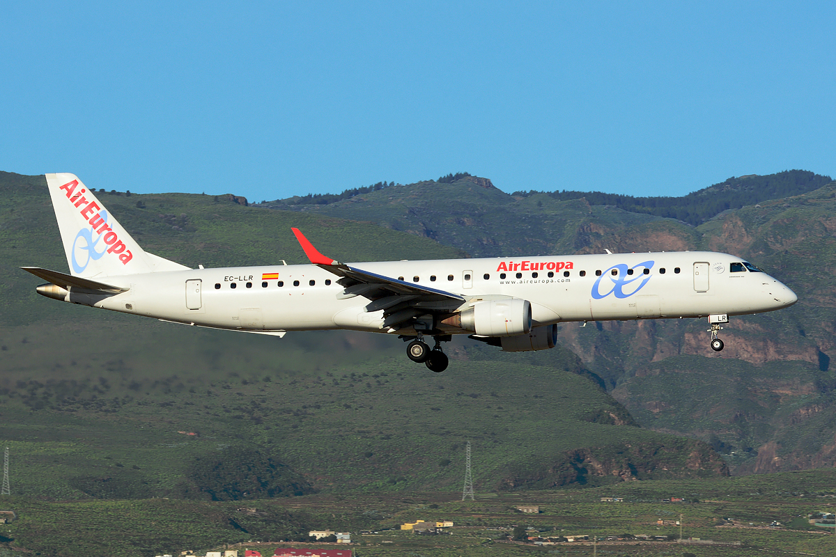EC-LLR (cn 19000452) Embraer 190-200LR