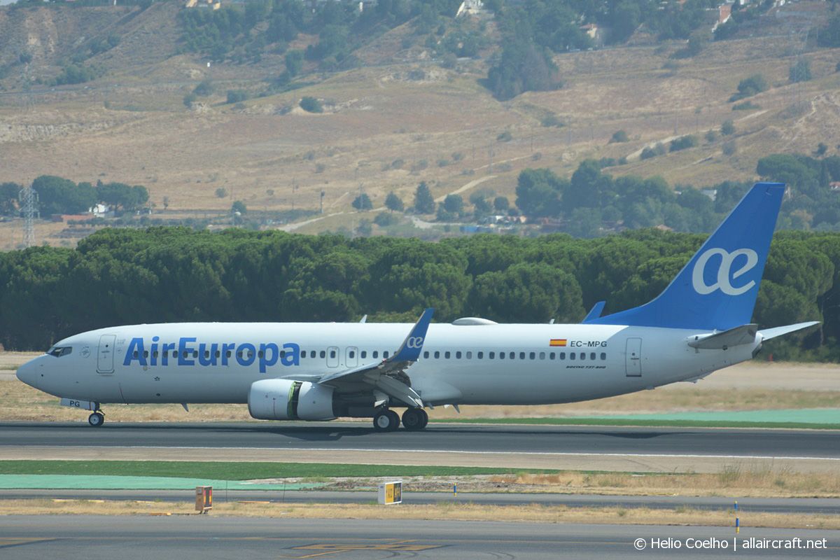 EC-MPG · Boeing 737-85P(WL) · (MAD / LEMD)