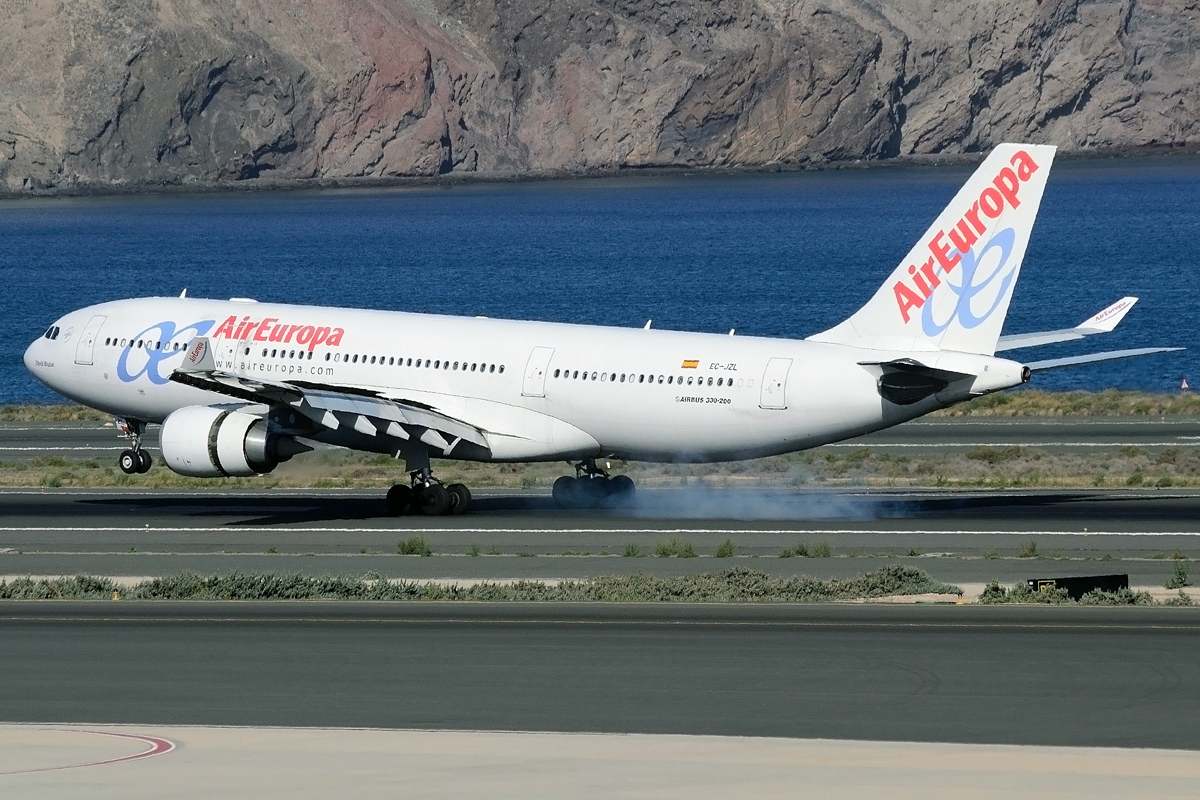 EC-JZL (cn 0814) Airbus A330-202