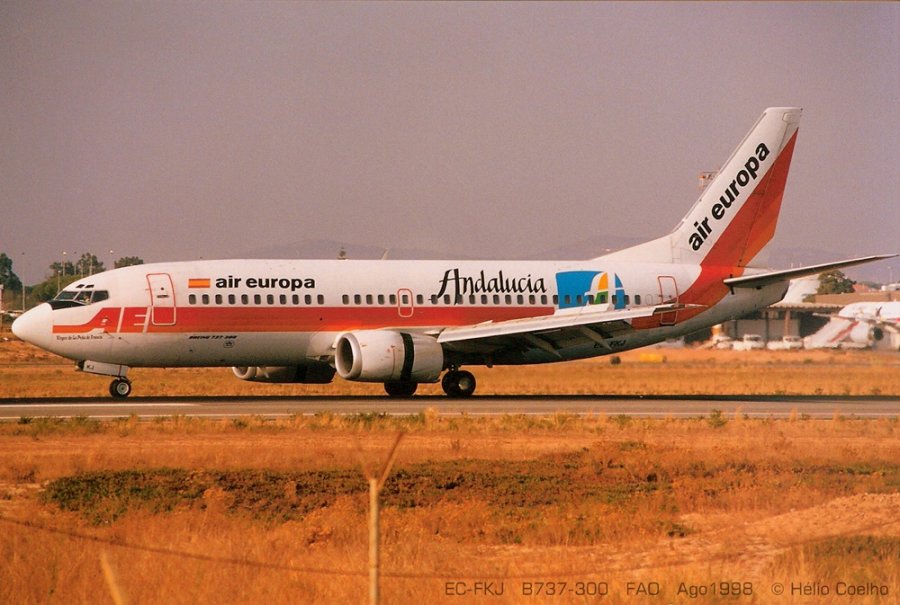 EC-FKJ · Boeing 737-3Y0 · (FAO / LPFR)