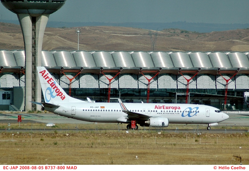 EC-JAP (33971) 2004 Boeing 737-85P(WL)