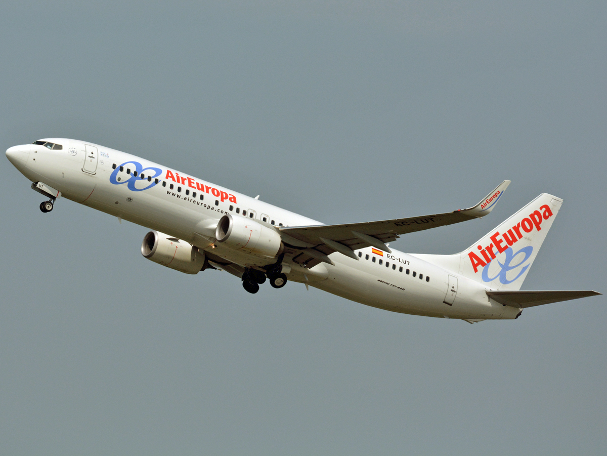 EC-LUT, (cn 36592), Boeing 737-85P