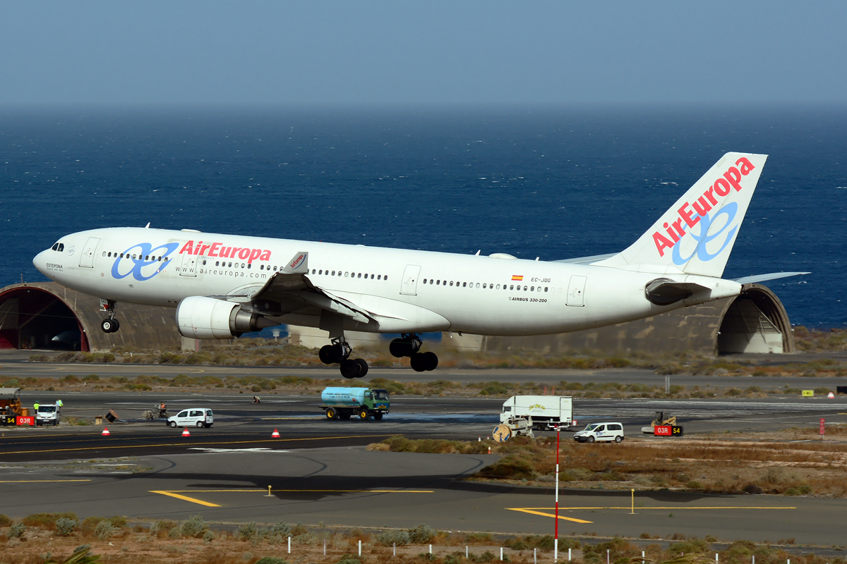 EC-JQG · Airbus A330-202 · (LPA / GCLP)
