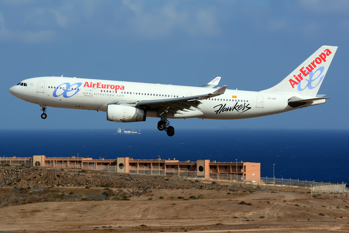 EC-LQO (cn 0505) Airbus A330-243