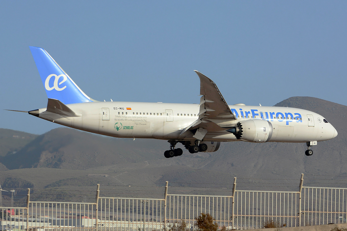 EC-MIG (cn 36412) Boeing 787-8