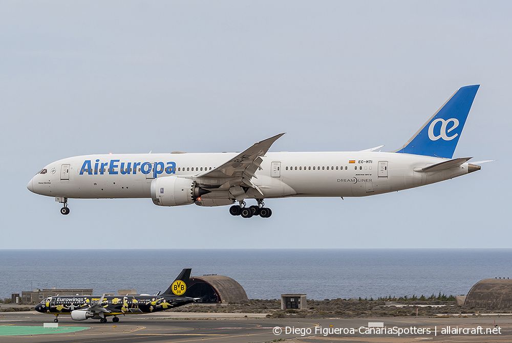 EC-MTI (62129) 2018 Boeing 787-9 Dreamliner