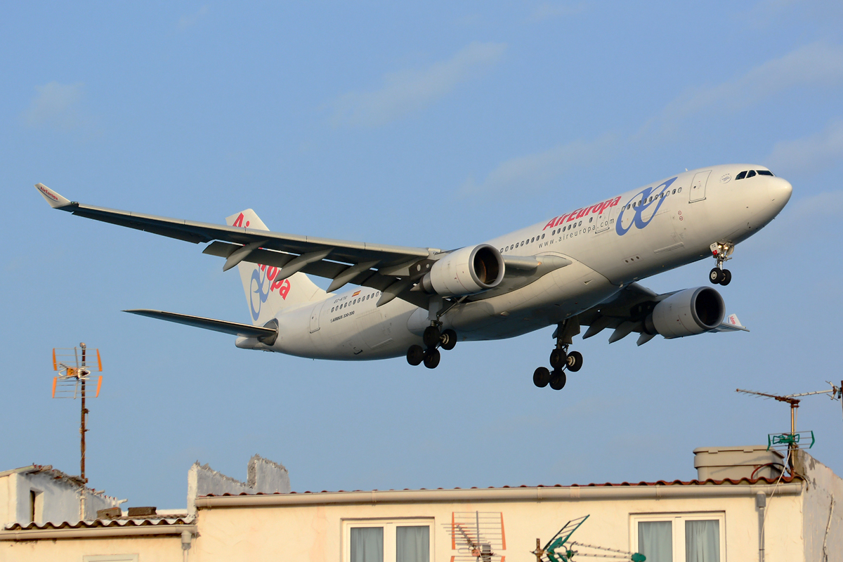EC-KTG · Airbus A330-202 · (LPA / GCLP)