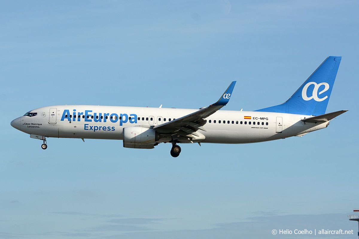 EC-MPG (60586) 2017 Boeing 737-85P(WL)