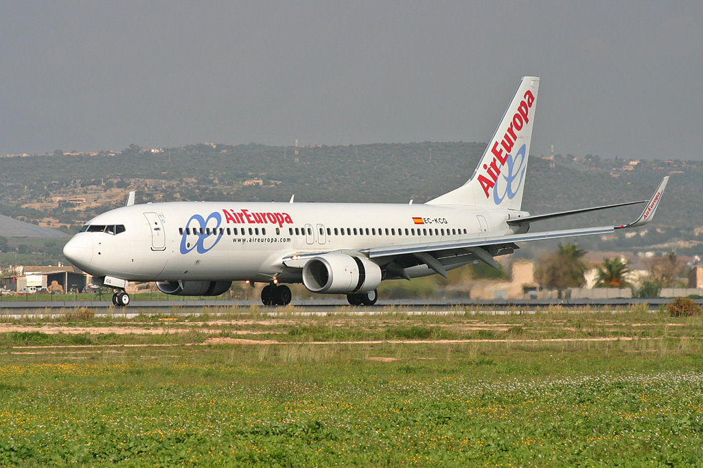 EC-KCG · Boeing 737-85P(WL) · (PMI / LEPA / LESJ)