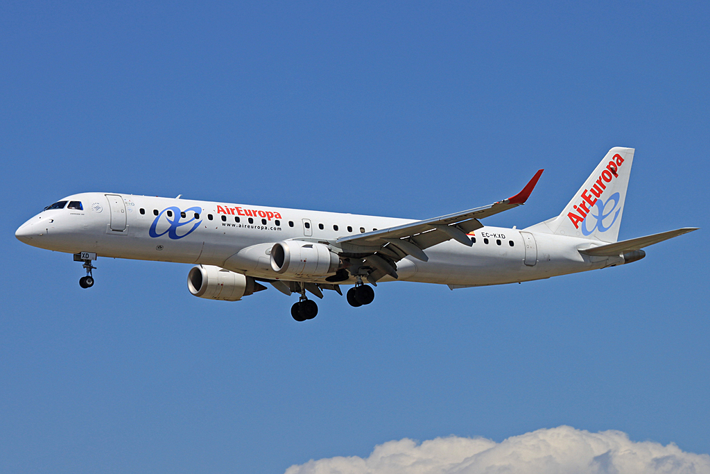 EC-KXD · Embraer 190-200LR · (BCN / LEBL)