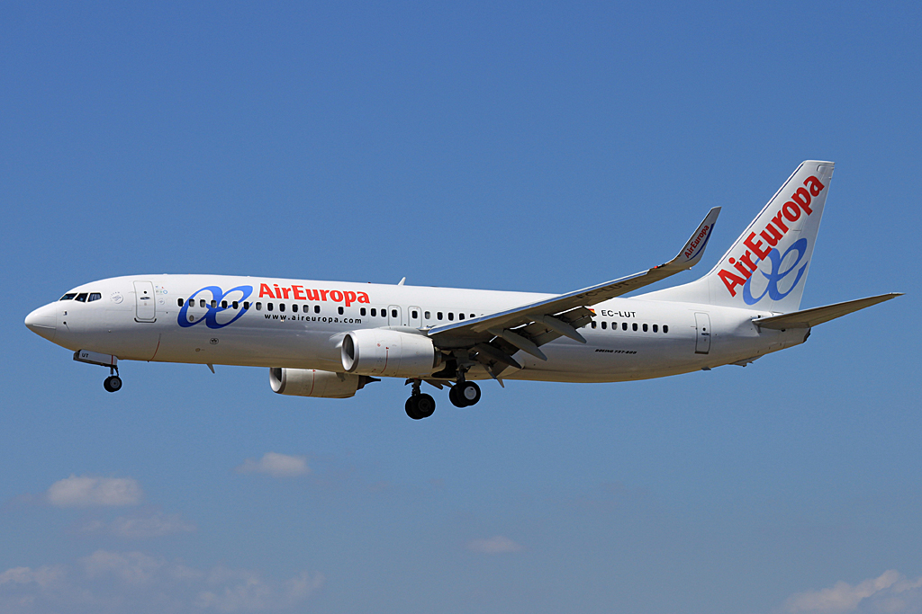 EC-LUT · Boeing 737-85P · (BCN / LEBL)