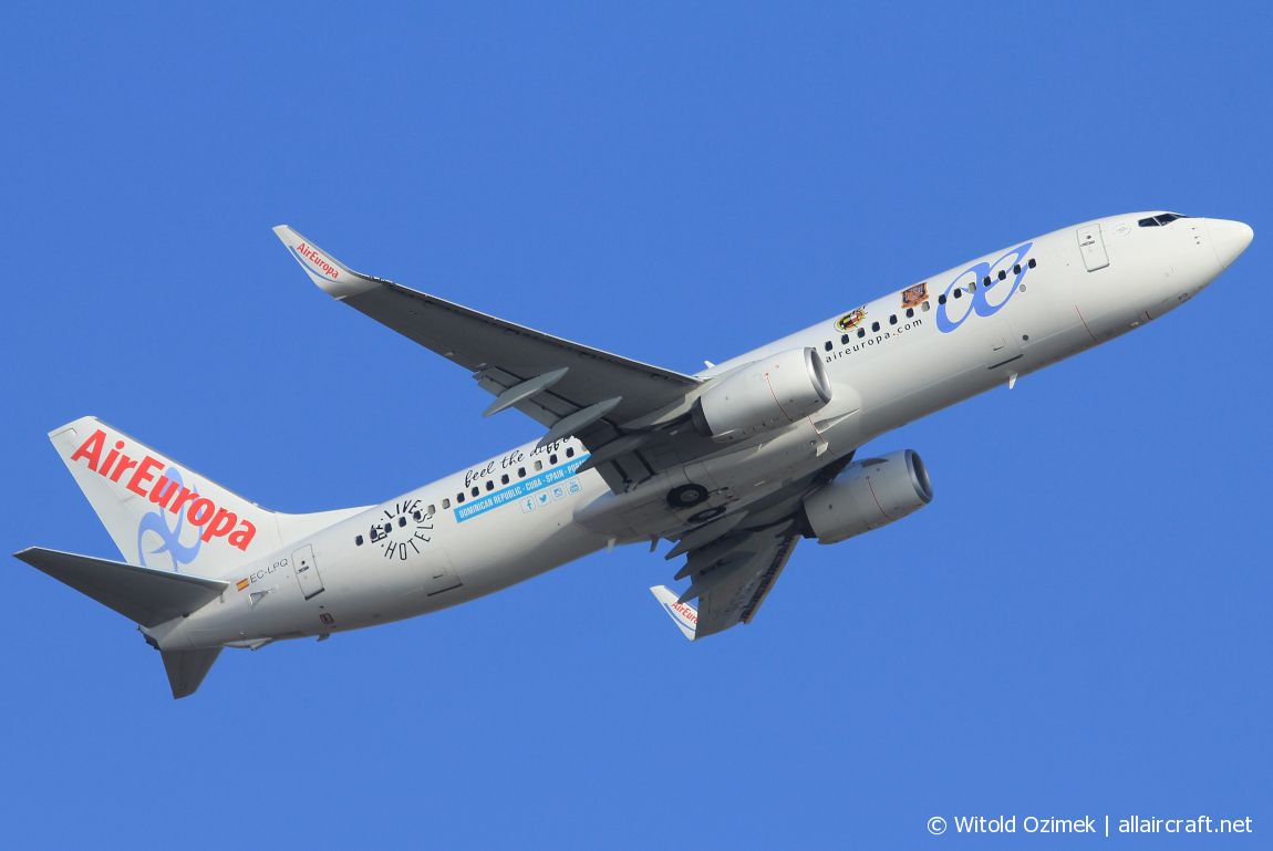 EC-LPQ (35496) 2012 Boeing 737-85P WL
