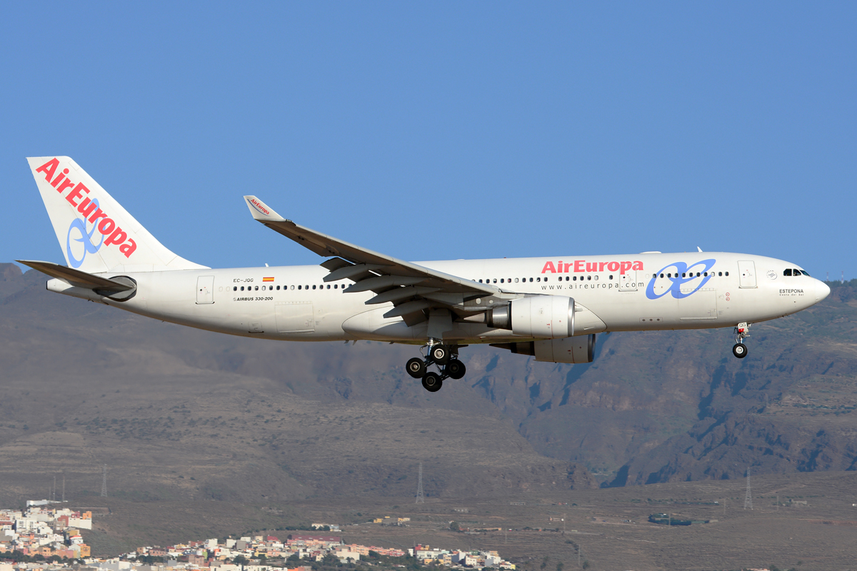 EC-JQG · Airbus A330-202 · (LPA / GCLP)