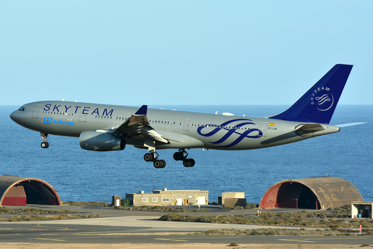 EC-LQP · Airbus A330-243 · (LPA / GCLP)