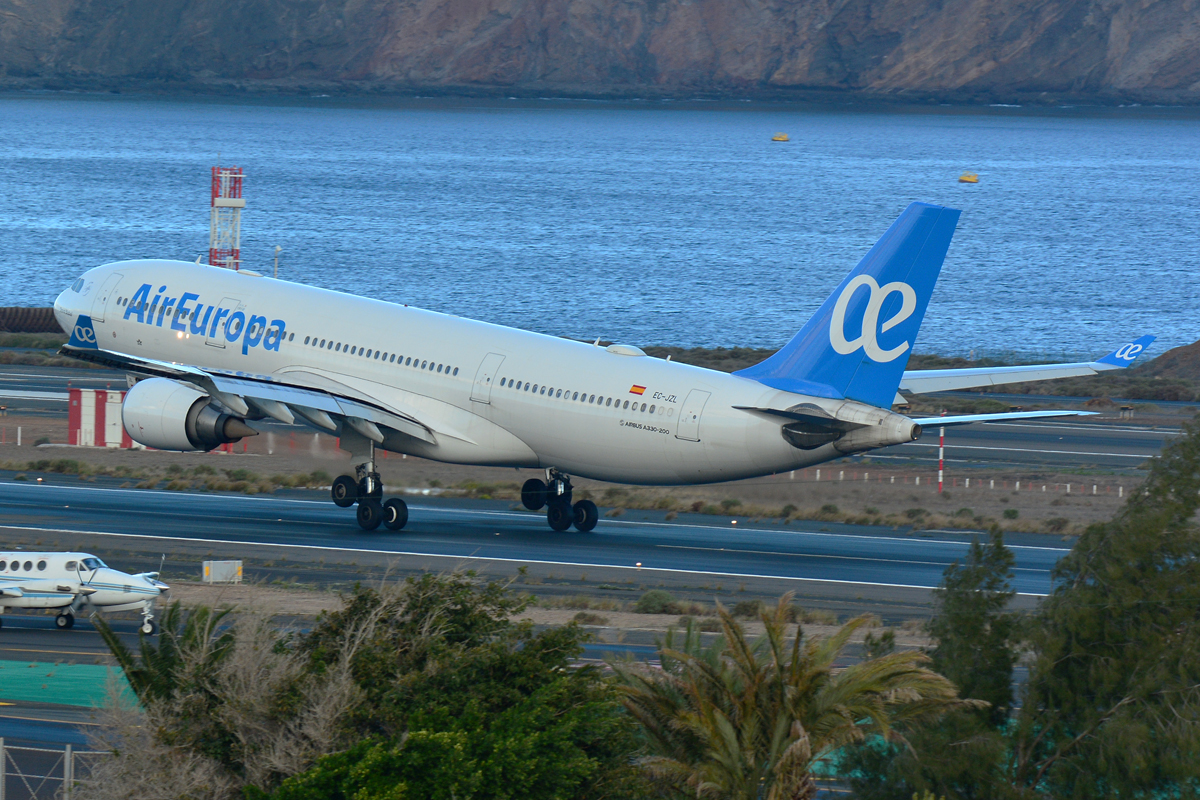 EC-JZL · Airbus A330-202 · (LPA / GCLP)
