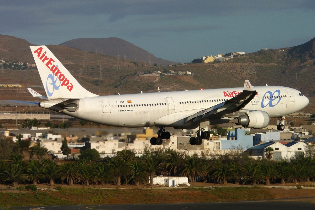 EC-KOM · Airbus A330-202 · (LPA / GCLP)