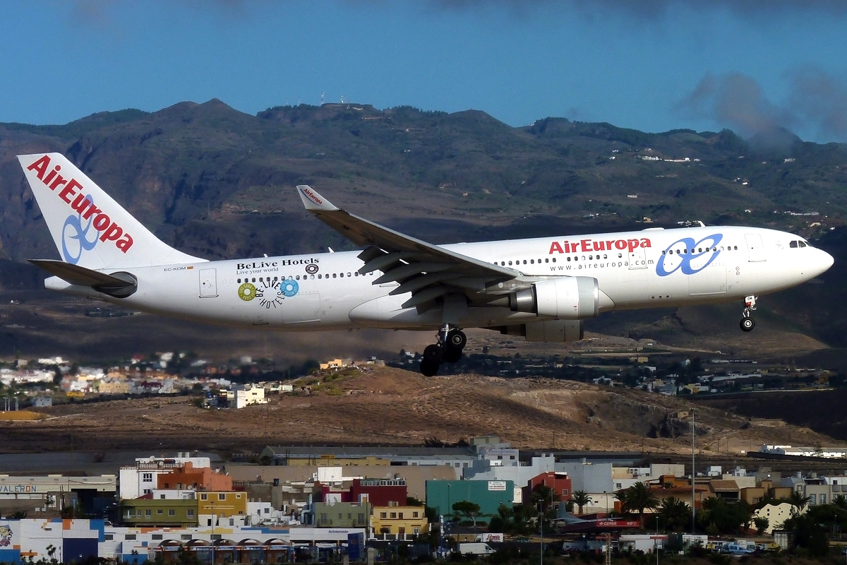 EC-KOM, (cn 931), Airbus A330-202