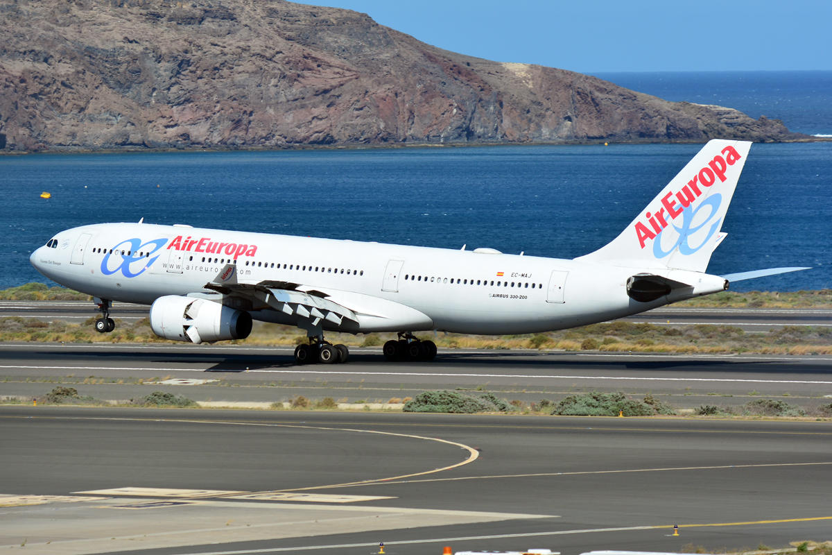 EC-MAJ · Airbus A330-243 · (LPA / GCLP)