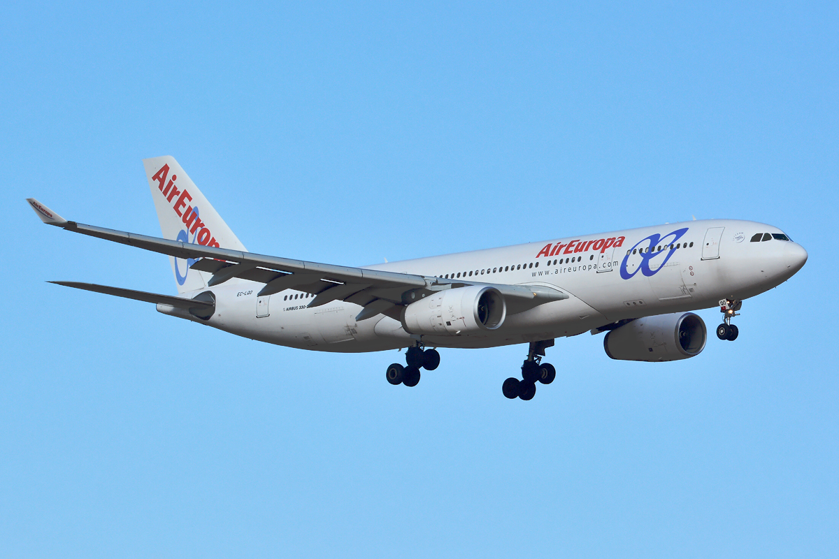 EC-LQO · Airbus A330-243 · (LPA / GCLP)