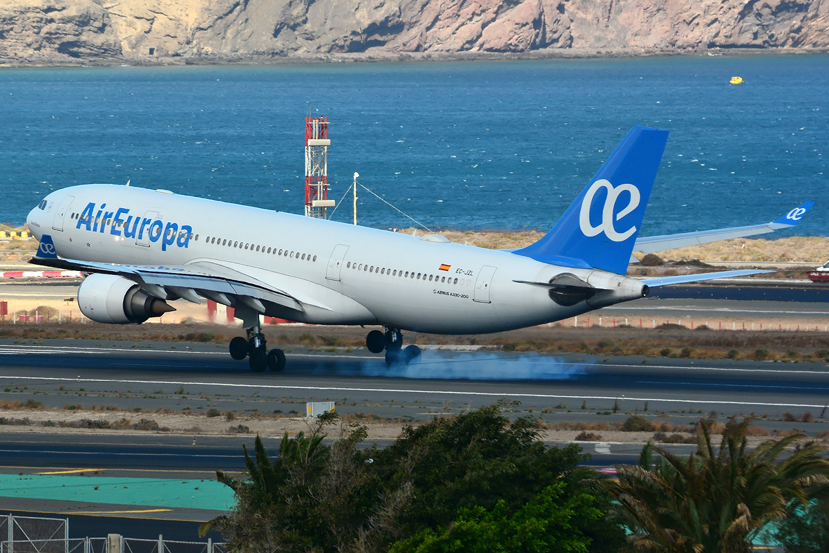 EC-JZL · Airbus A330-202 · (LPA / GCLP)