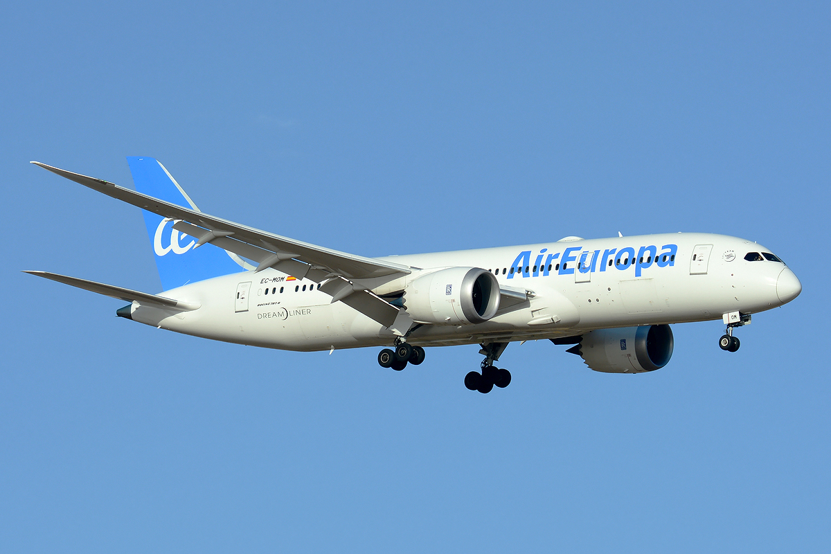 EC-MOM · Boeing 787-8 Dreamliner · (LPA / GCLP)