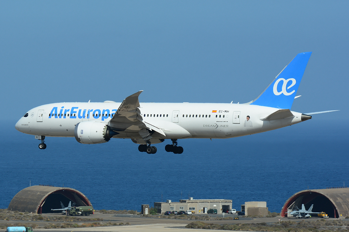 EC-MIH · Boeing 787-8 Dreamliner · (LPA / GCLP)