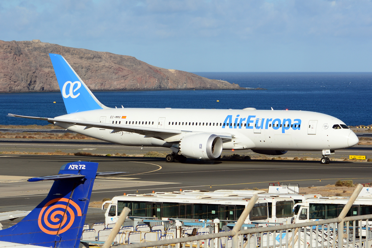 EC-MMX (cn 36415) Boeing 787-8
