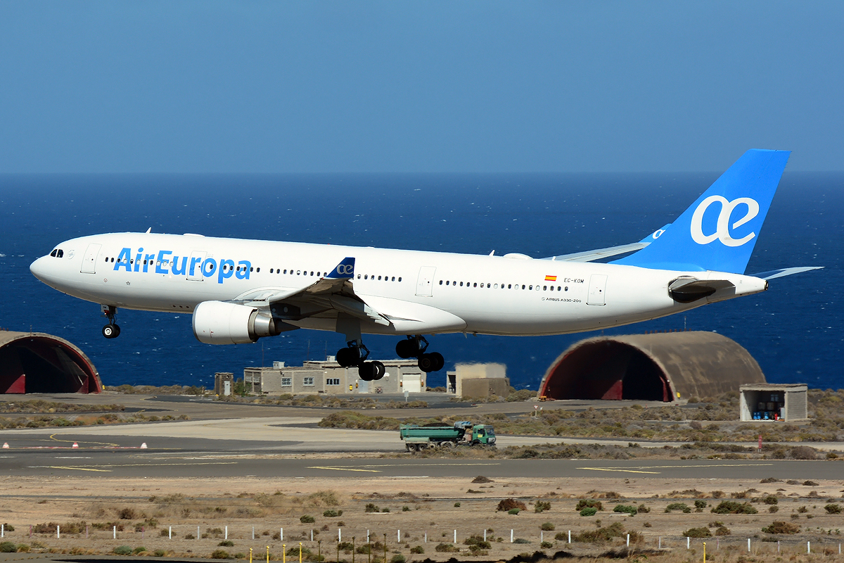 EC-KOM · Airbus A330-202 · (LPA / GCLP)