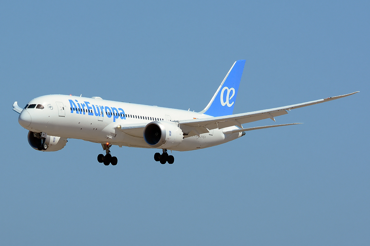 EC-MOM · Boeing 787-8 Dreamliner · (LPA / GCLP)