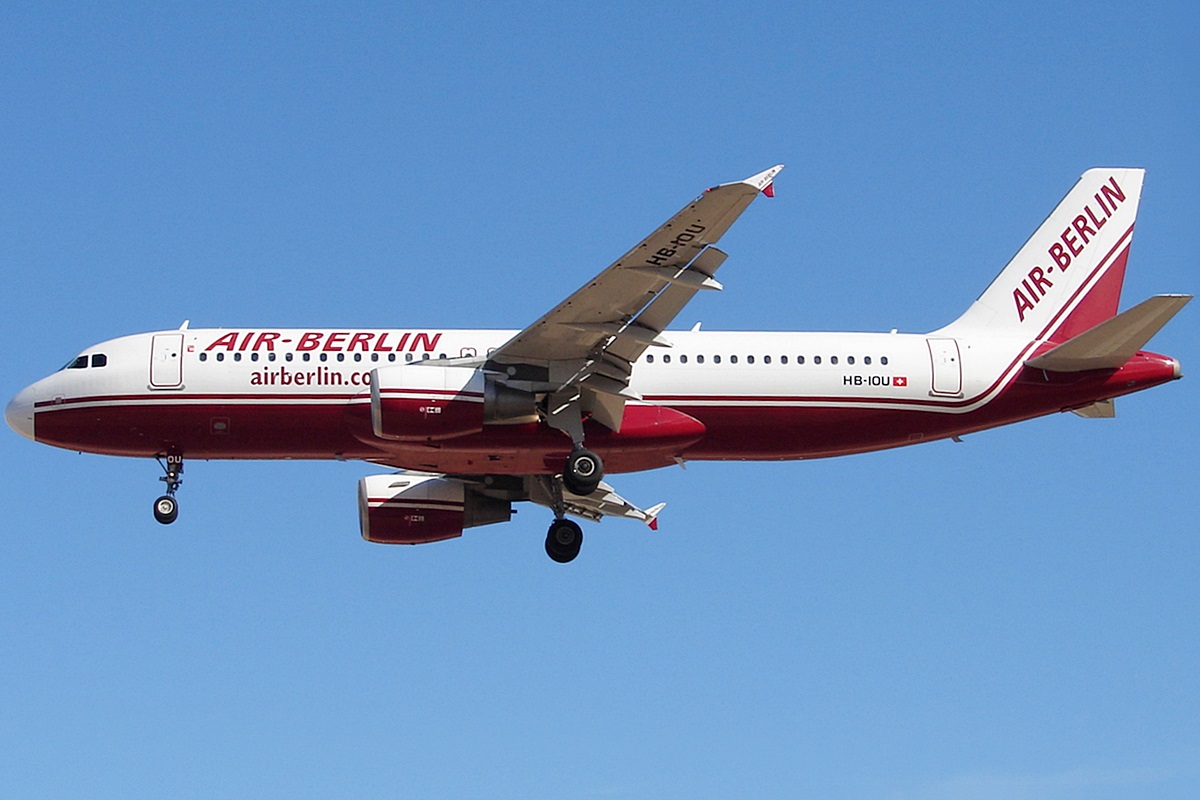 HB-IOU (3006) 2006 Airbus A320-214