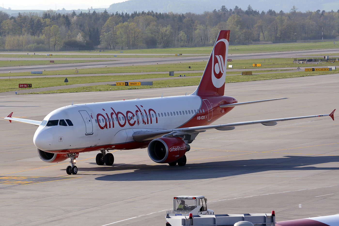 HB-IOX · Airbus A319-112 · (ZRH / LSZH)