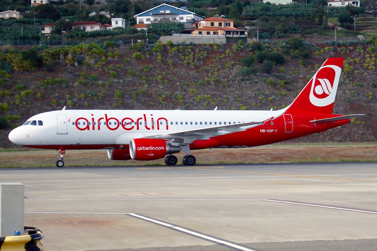 HB-IOP (4187) 2010 Airbus A320-214