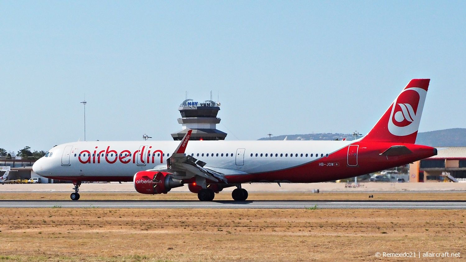 HB-JOW · Airbus A321-211(WL) · (FAO / LPFR)