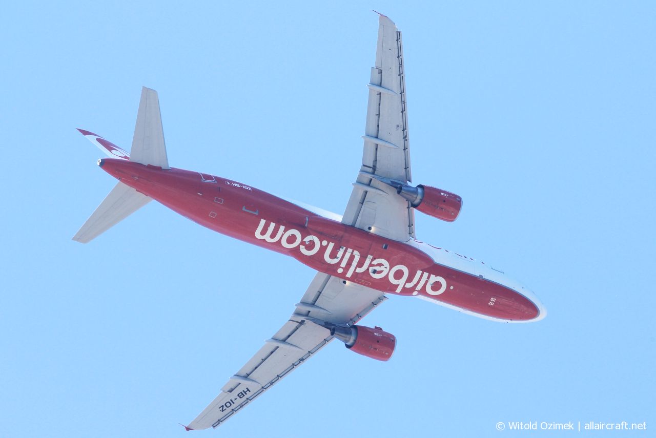 HB-IOZ (cn 4292) Airbus A320-214