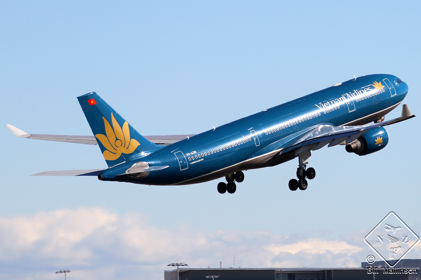 VN-A381 (1266) 2011 Airbus A330-223
