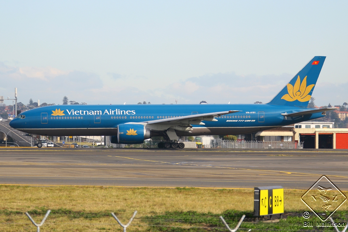 VN-A151 (27608) 1998 Boeing 777-2Q8(ER)