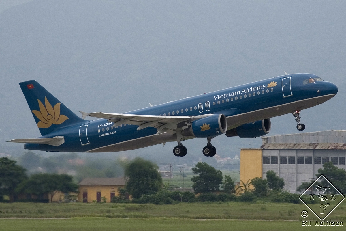 VN-A304 · Airbus A320-214 · (HAN / VVNB)