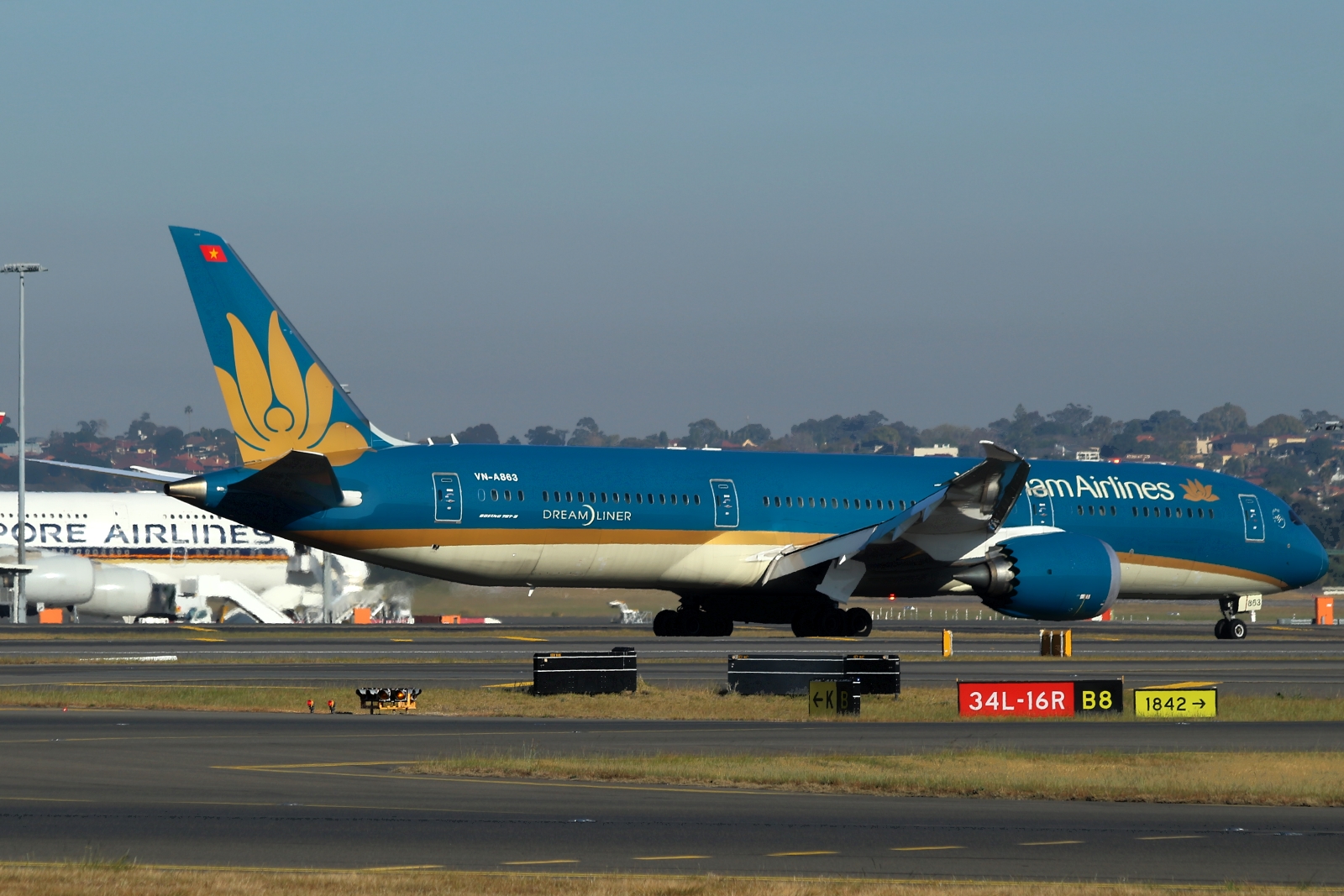 VN-A863 (35153) 2015 Boeing 787-9 Dreamliner