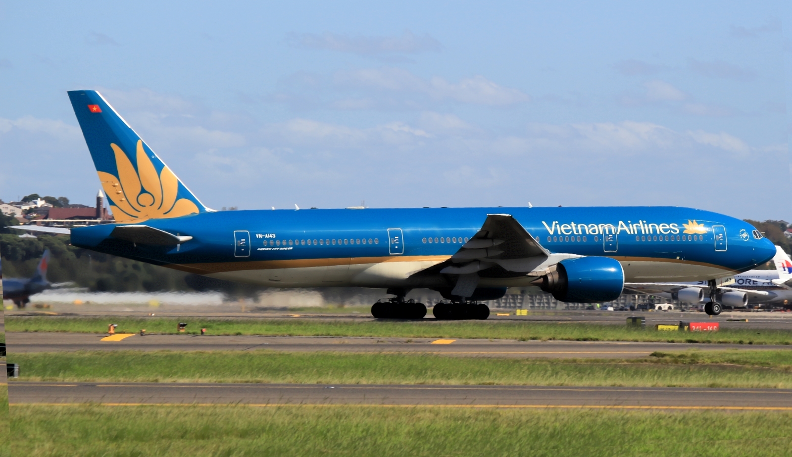 VN-A143 (33502) 2003 Boeing 777-26K(ER)
