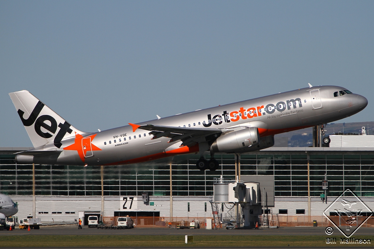 VH-VQE, (cn 3495), Airbus A320-232
