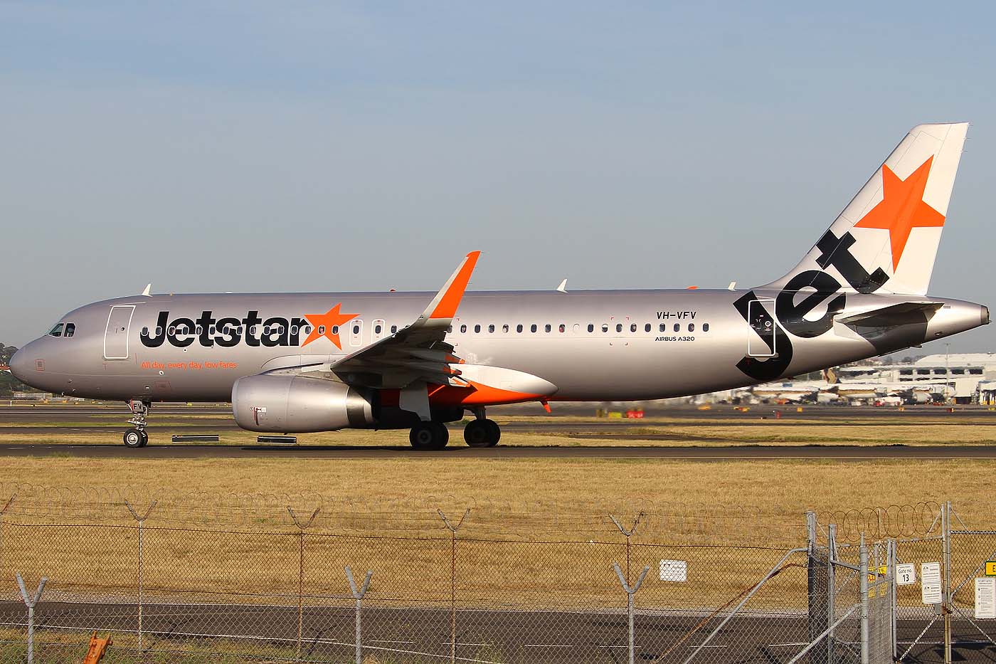 VH-VFV · Airbus A320-232(WL) · (SYD / YSSY)