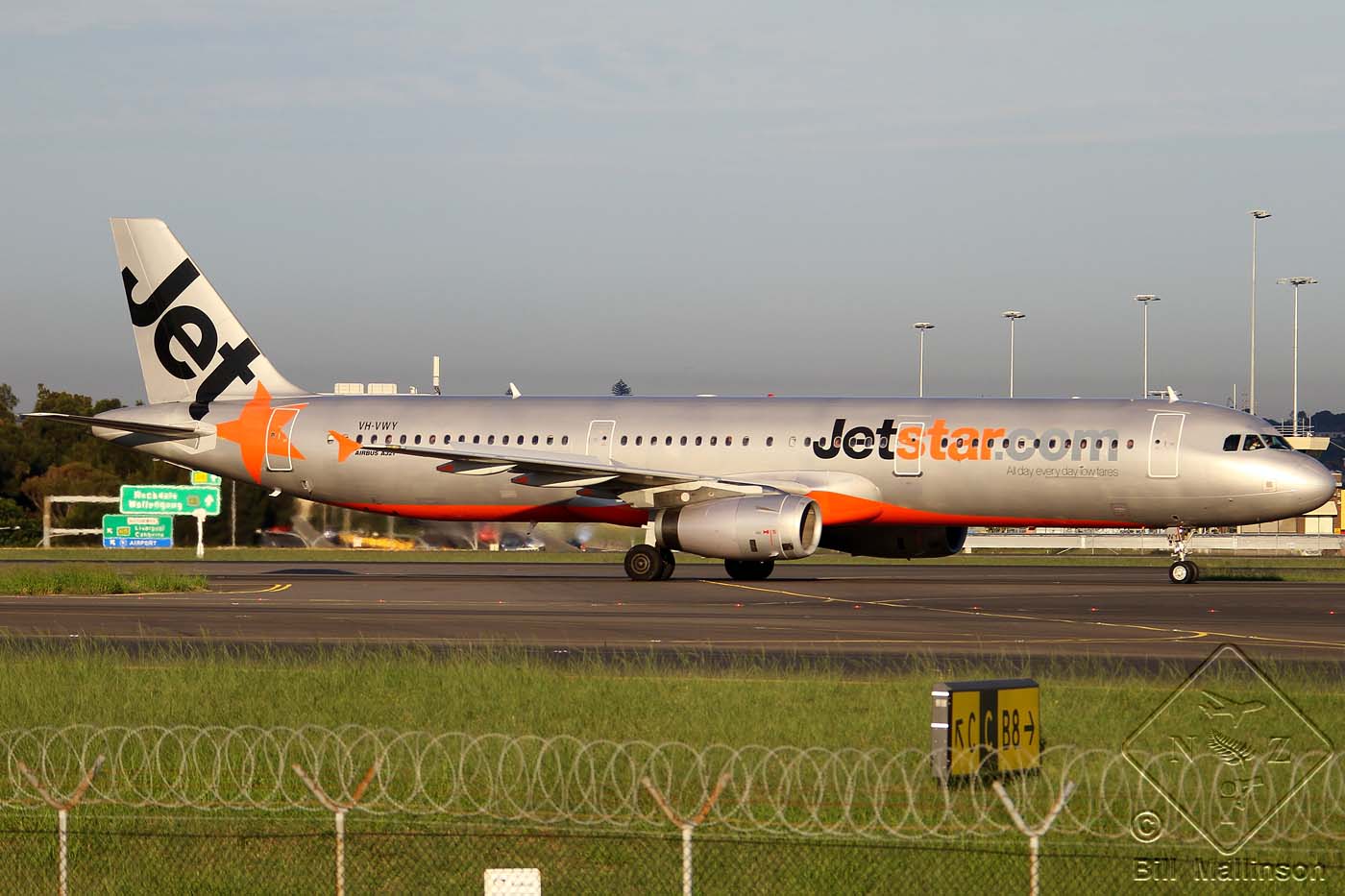 VH-VWY (1408) 2001 Airbus A321-231