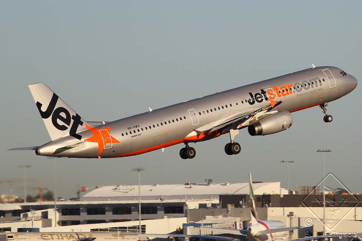 VH-VWU (3948) 2009 Airbus A321-231