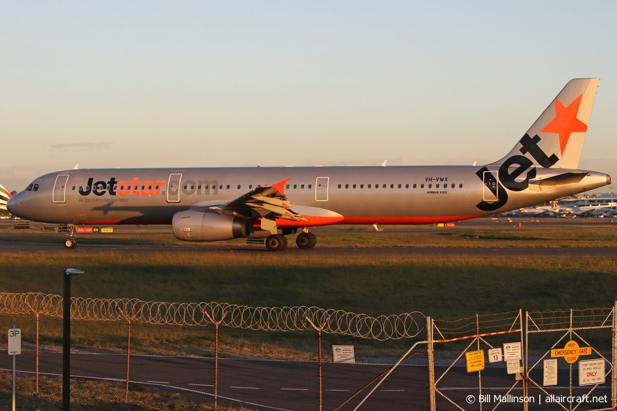 VH-VWX (3899) 2009 Airbus A321-231