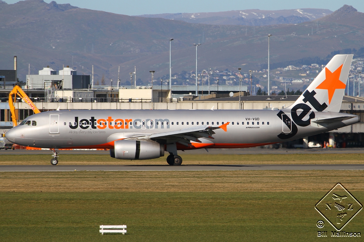 VH-VQD, (cn 3547), Airbus A320-232