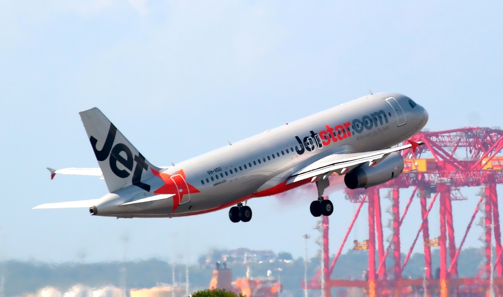 VH-VGU · Airbus A320-232 · (SYD / YSSY)