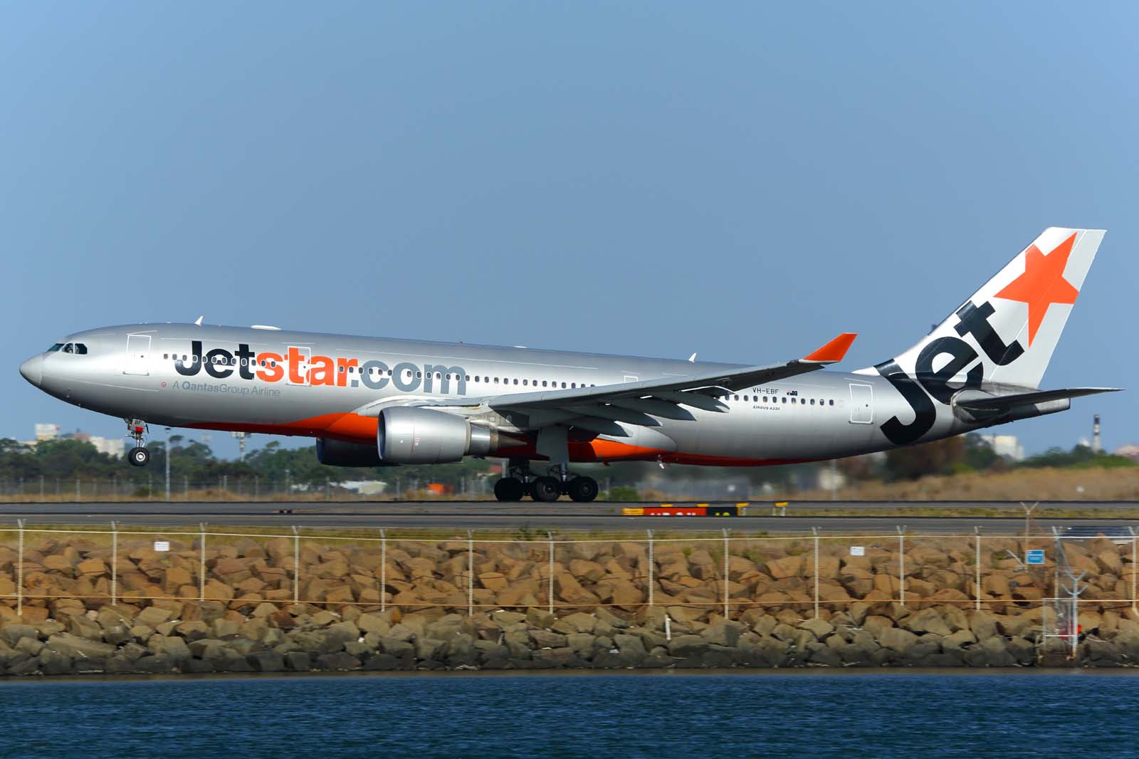 VH-EBF (853) 2007 Airbus A330-202